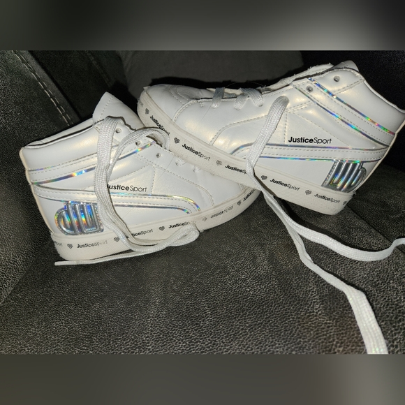 Halo iridescent shine and Pearl white Justice Girls Mid Top Court Sneakers - Picture 7 of 9